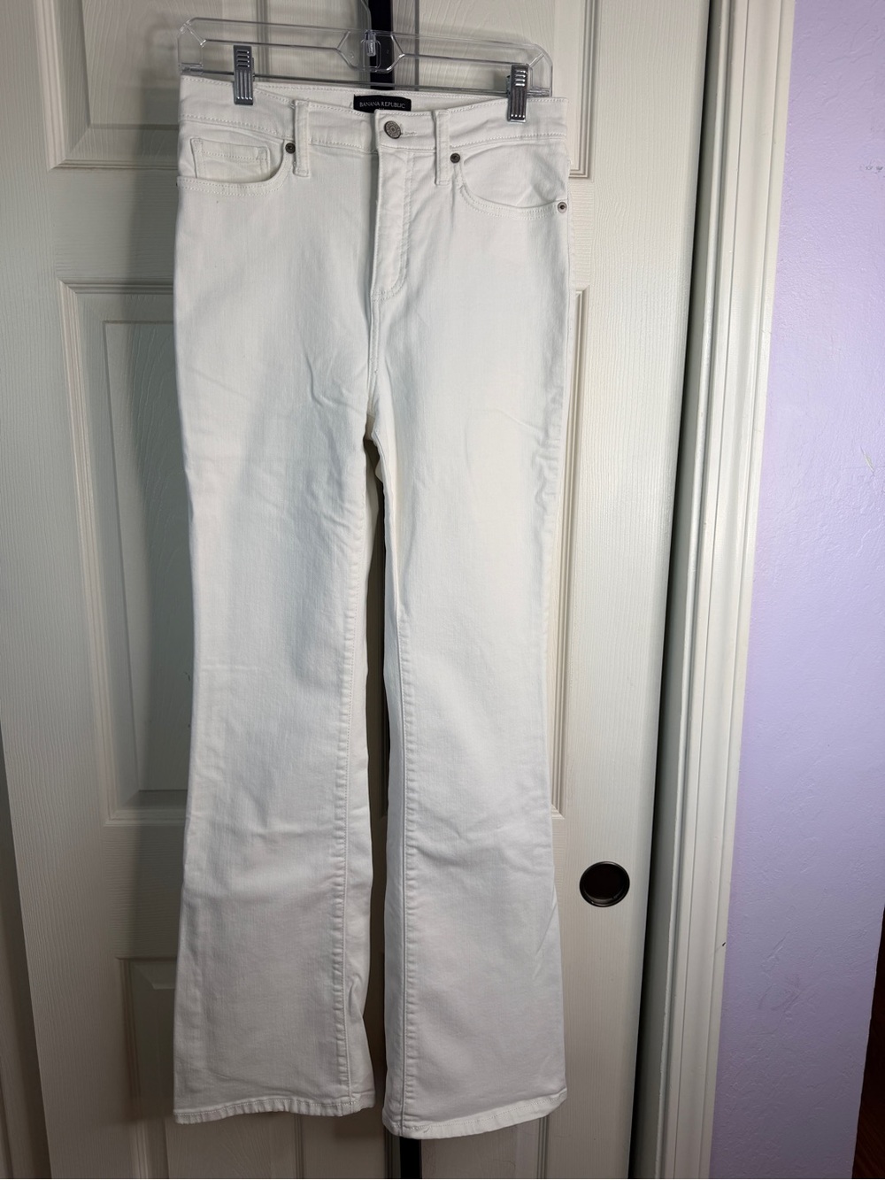 Banana Republic White High-Rise Bootcut Jeans, size 28